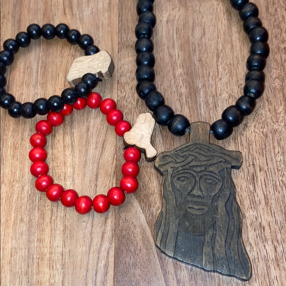 Good Wood replicas two bracelets and neckless